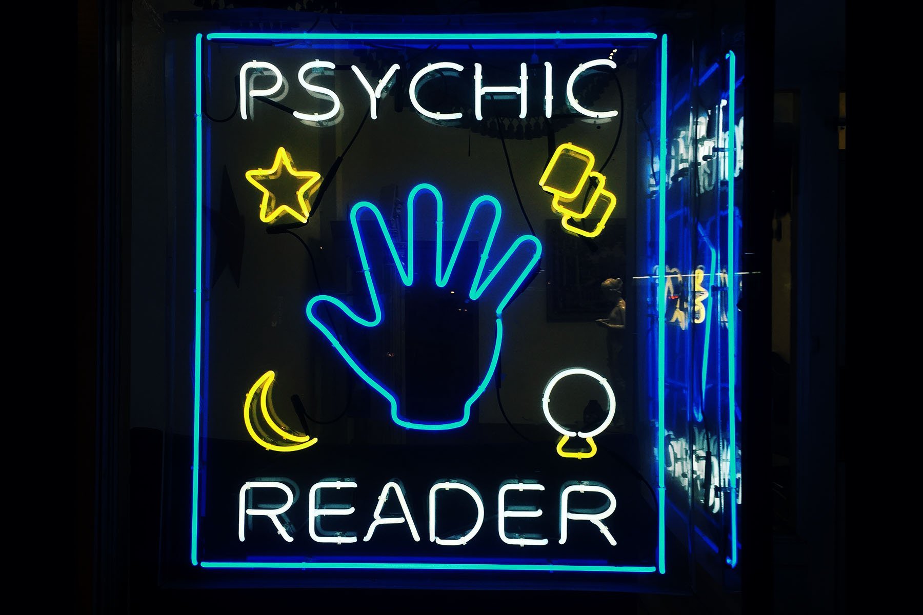 6 Things You Should Never Do at a Psychic Reading