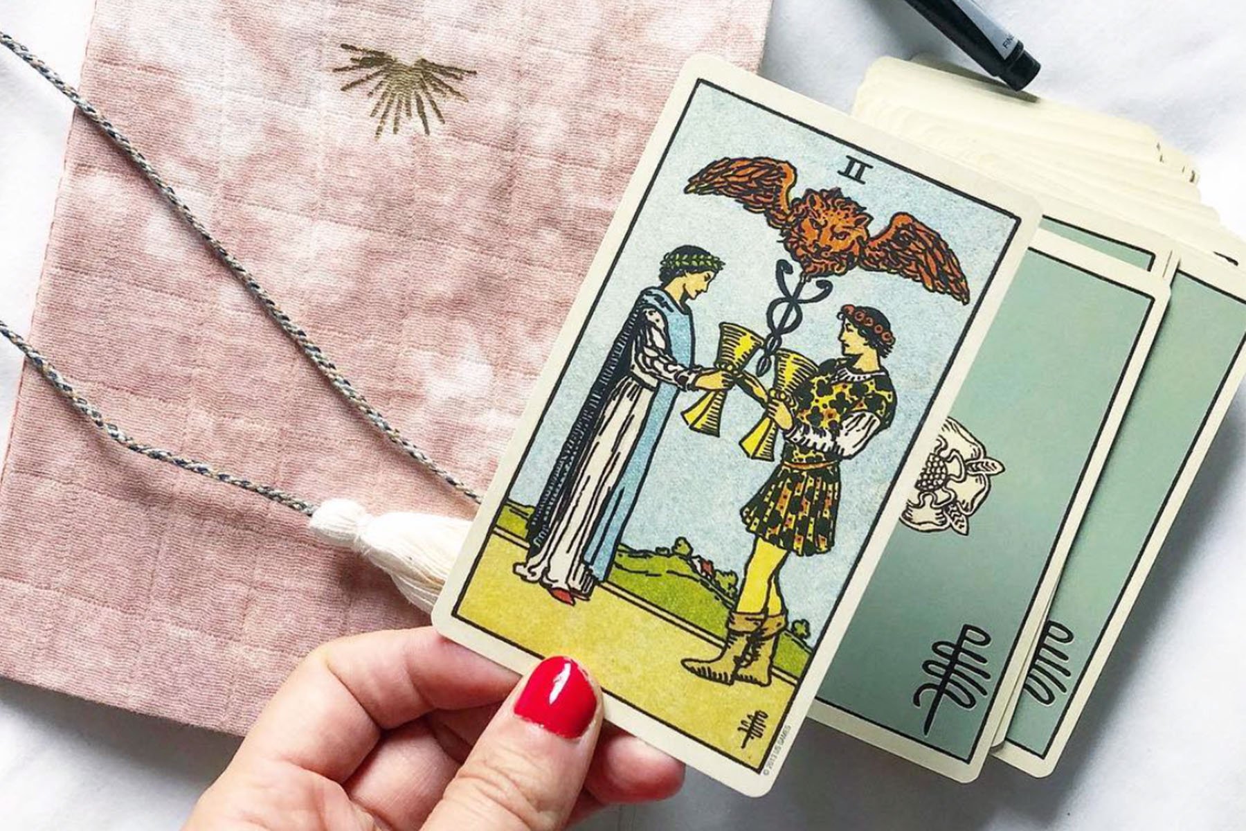 7 Tarot Tips Every Beginner Reader Needs to Know