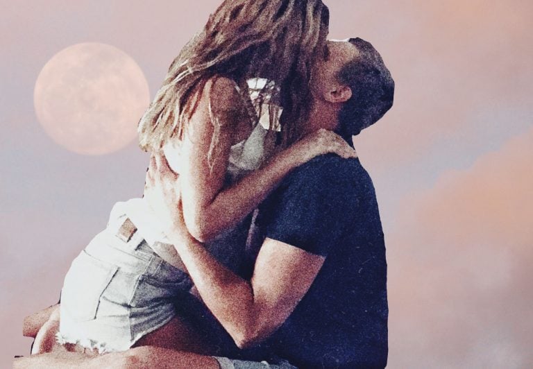 Why April's Full Moon Is the Perfect Time for Make-Up Sex ...