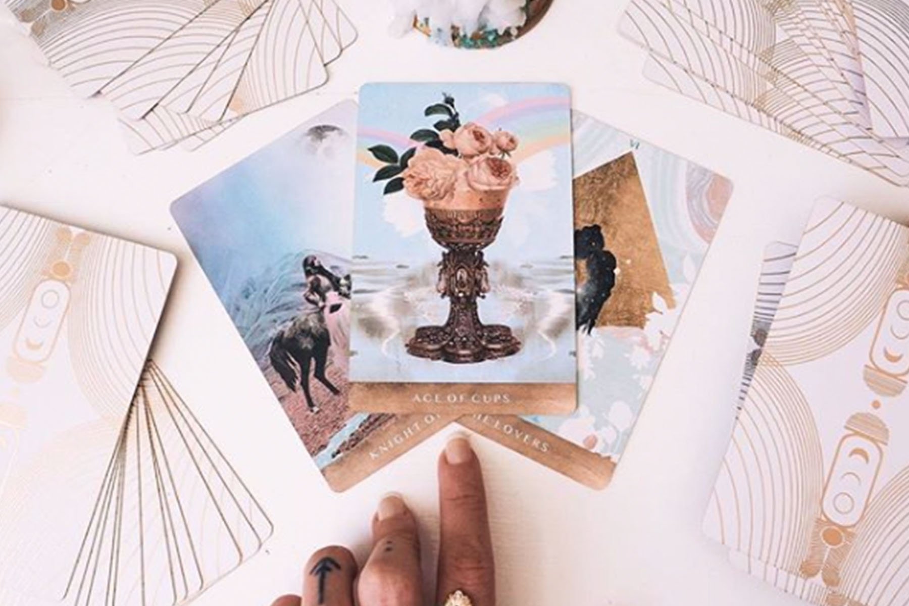 4 Tarot Spreads for Clarity