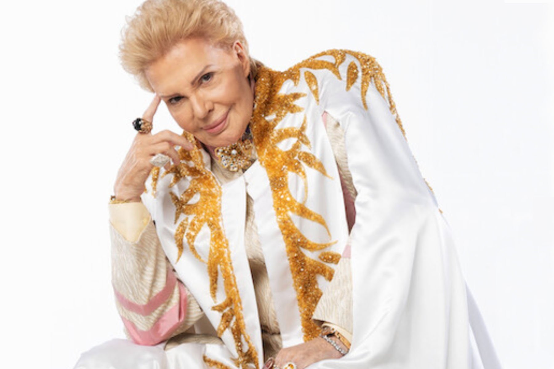 Review: 'Mucho Mucho Amor' Explores the Life of Astrologer Walter Mercado