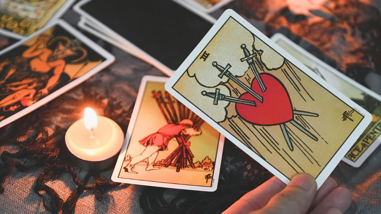 Your Mercury Retrograde Tarot Horoscope Is Calling You Out