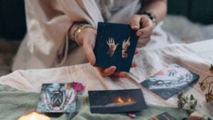 Your Taurus Full Moon Tarot Reading: What Are You Really Chasing?