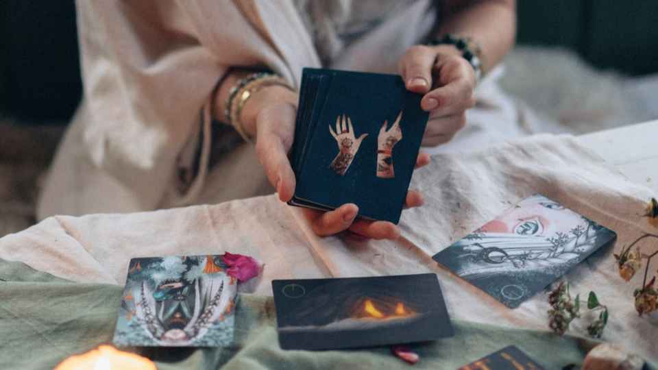 Your Taurus Full Moon Tarot Reading: What Are You Really Chasing?